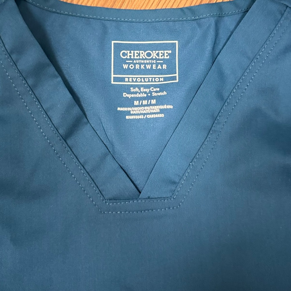 Cherokee scrub top; medium; carribean blue